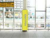 ENHYPEN、シングル「DIMENSION : 閃光」リリース記念で原宿駅と竹下通りをジャック - 画像一覧（3/6）