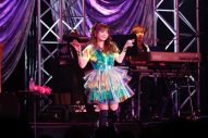 中川翔子、3年ぶりとなるバースデーライブを開催。「いろけ999上がったぞ！」 - 画像一覧（4/8）