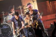 ザ・クロマニヨンズ、2年ぶりのツアーが終幕。LIVE＆MV収録の2枚組DVD発売を発表 - 画像一覧（1/5）