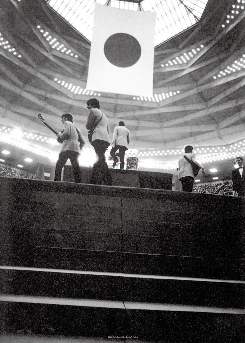 ザ・ビートルズ、唯一の来日公演『武道館公演』のポスターが発売決定 - 画像一覧（2/2）