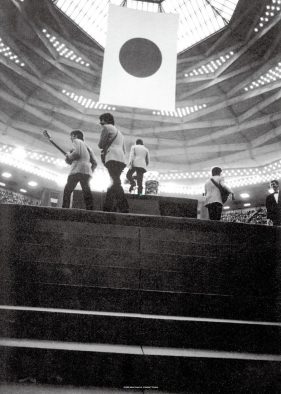 ザ・ビートルズ、唯一の来日公演『武道館公演』のポスターが発売決定