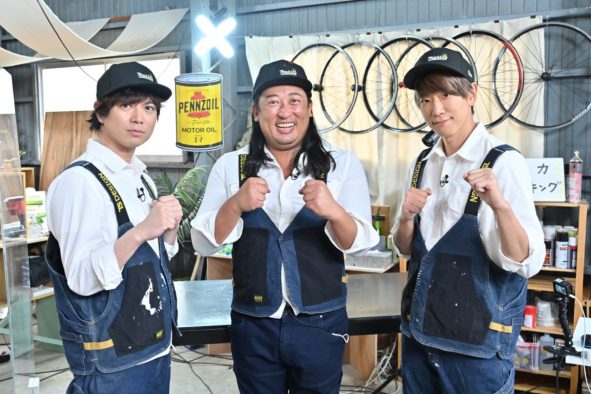 NEWS・小山慶一郎＆加藤シゲアキ、ロバート秋山と、LEGOのモザイクアートに挑戦