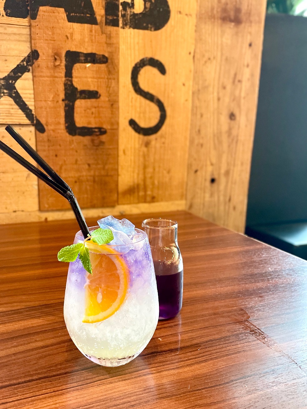 ザ・チェインスモーカーズ、最新アルバム『ソー・ファー・ソー・グッド』リリース＆「アイ・ラヴ・ユー」MV公開 - 画像一覧（26/39）