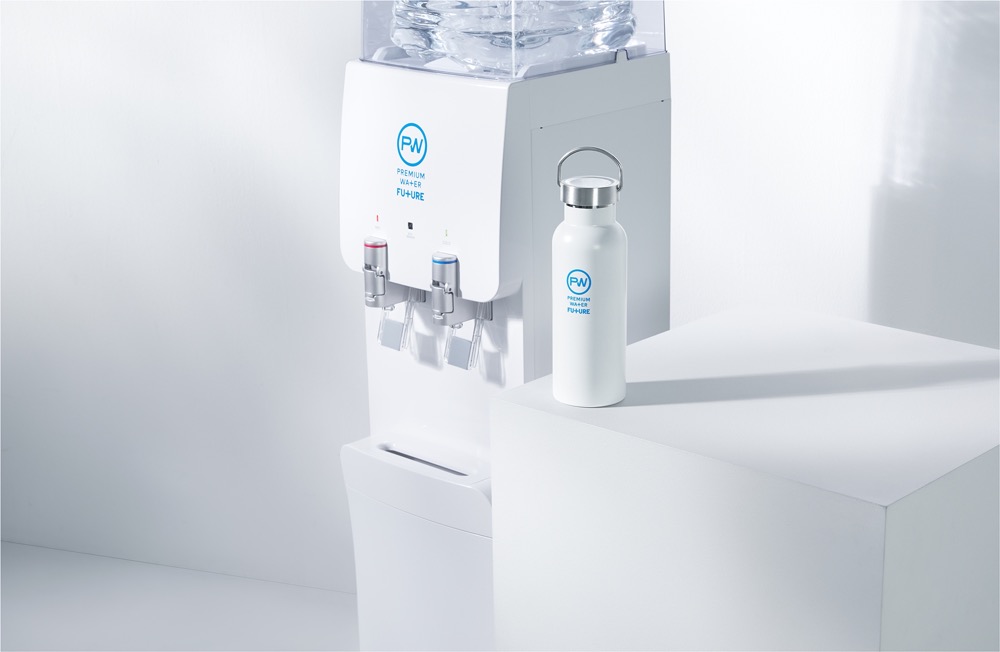 「うメンディー！」。EXILEメンバーがウォーターサーバー新ブランドのイベントに登場 - 画像一覧（16/17）