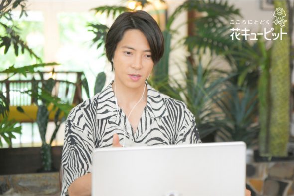 山下智久、母の日にお花の“特別お届け”を実施！ サプライズ花束に当選者も「夢みたい」