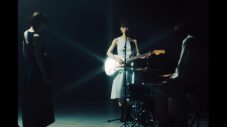 メンバーの名演技が爆裂！ 羊文学、ニューアルバム収録曲「OOPARTS」のMV公開 - 画像一覧（1/4）