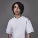 川崎鷹也、新曲「愛の灯」MV公開！ 監督はYOASOBIの作品などを手掛ける新進気鋭のアニメ作家・門脇康平 - 画像一覧（3/3）