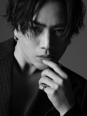 OMI（登坂広臣 / 三代目JSB）、新作ライブBD＆DVDのジャケット解禁