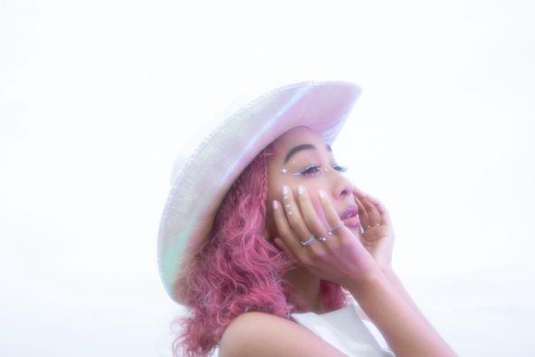 デビュー15周年の青山テルマが、初の日本武道館ワンマンライブの開催を発表