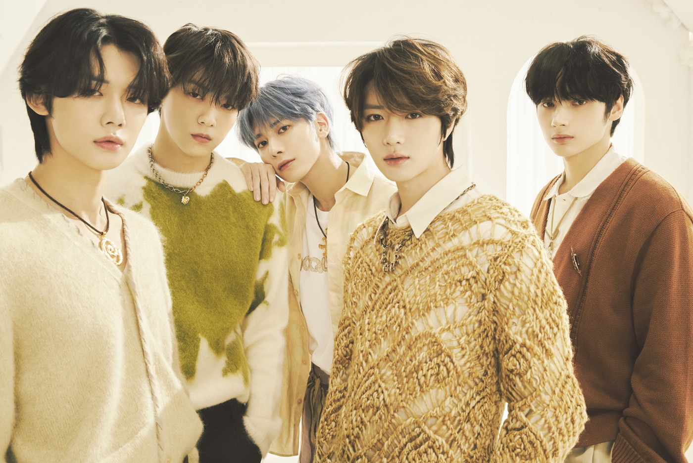 TOMORROW X TOGETHER、日本2ndアルバム『SWEET』第1弾コンセプト“Desire”のグループ写真を公開