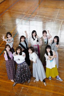 日向坂46の一期生が『B.L.T.』表紙巻頭に登場！ 卒業を控える影山優佳へのメッセージも