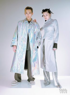 NOA、『ViVi』の「イケメン×ViViモデル」連載に登場！ フューチャリスティックな装いで異次元の世界へエスコート