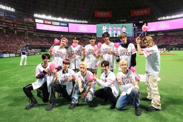 INI・池﨑理人、福岡PayPayドームで始球式に登板！ 試合後INIメンバーが新曲「FANFARE」披露