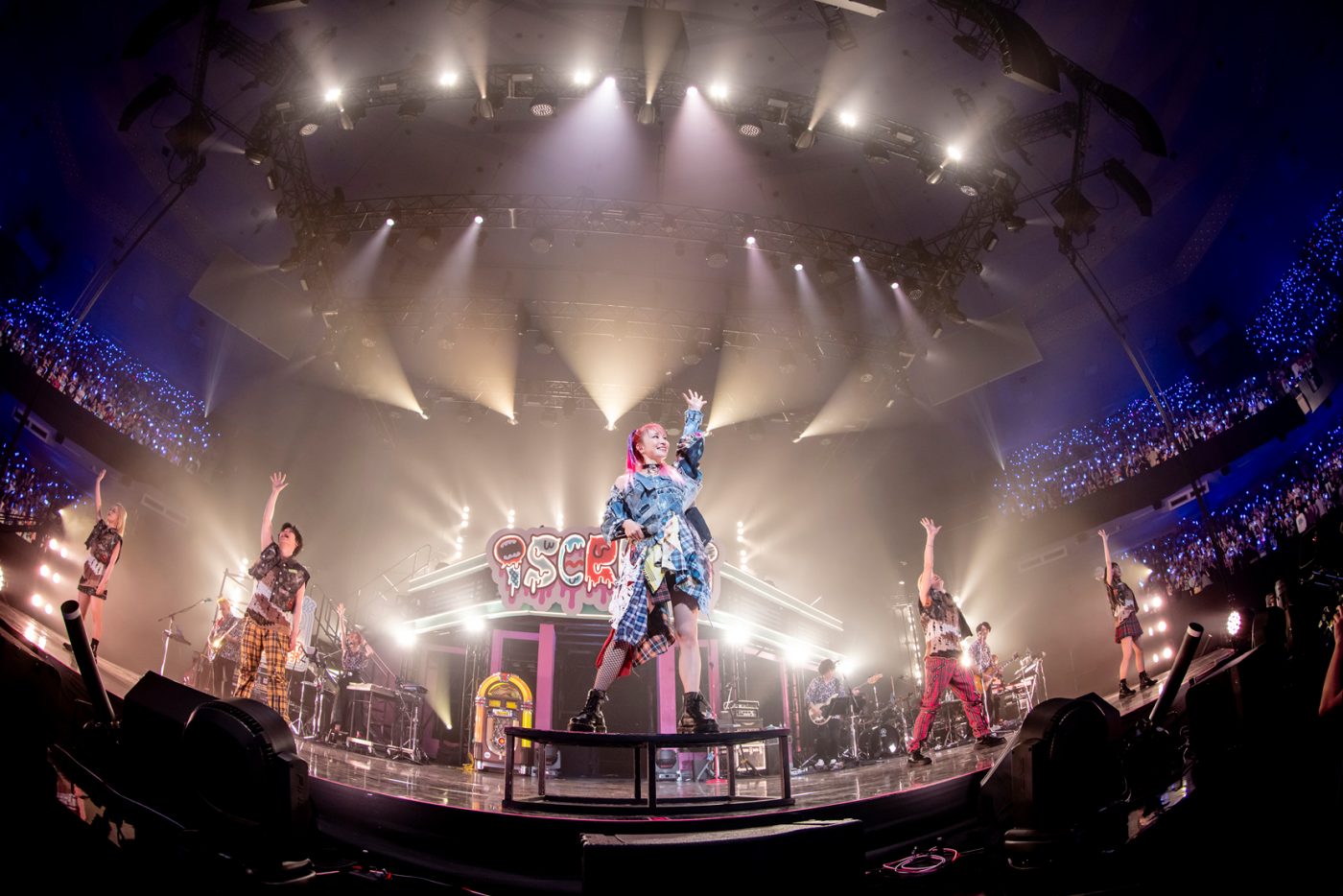 【ライブレポート】LiSAソロデビュー13周年。歌と叫びで埋め尽くされた日本武道館でリアルに体感したファンとの熱い絆 - 画像一覧（1/5）