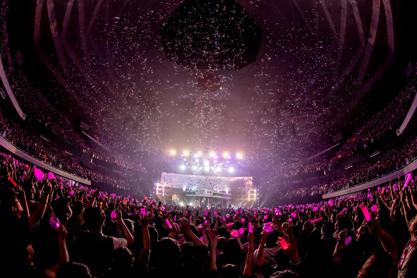 【ライブレポート】LiSAソロデビュー13周年。歌と叫びで埋め尽くされた日本武道館でリアルに体感したファンとの熱い絆 - 画像一覧（2/5）