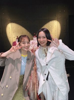 のん、ももクロ百田夏菜子との仲良しピースショット公開！「百田さんが優しく受け止めてくれるから気楽に朗らかに話せた」