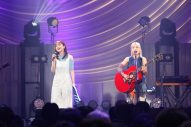 【ライブレポート】miwa、ニューアルバム『7th』ツアー初日に佐久間みなみアナがサプライズ登場！『すぽると!』テーマ曲をふたりで歌唱 - 画像一覧（1/3）