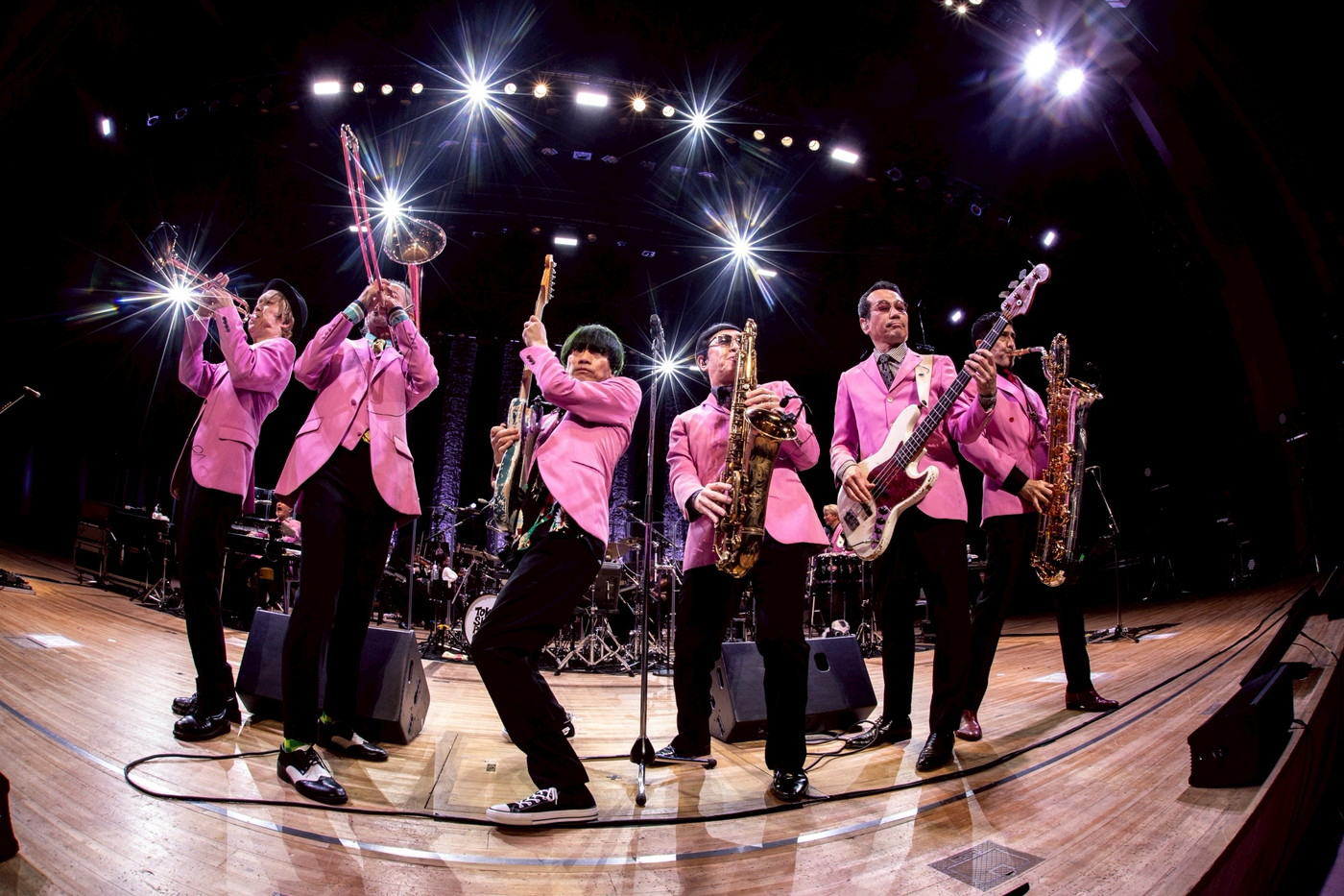 【ライブレポート】スカパラ、デビュー35周年記念公演のアンコールステージ開催！東京フィルとの共演で魅せた圧巻の夜