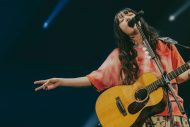 【ライブレポート】あいみょん、全42公演に及ぶ全国ツアーが大団円！「ドルフィン・アパート、完走！」 - 画像一覧（1/16）