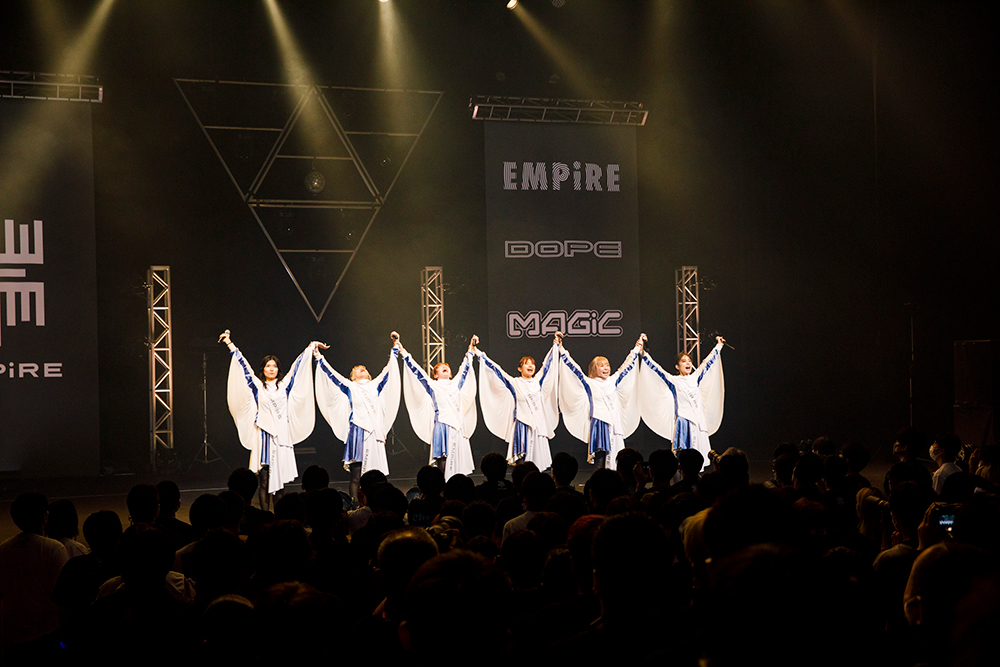 EMPiRE、ラストライブで現メンバー6人による新グループ“ExWHYZ”の結成を発表 - 画像一覧（1/7）