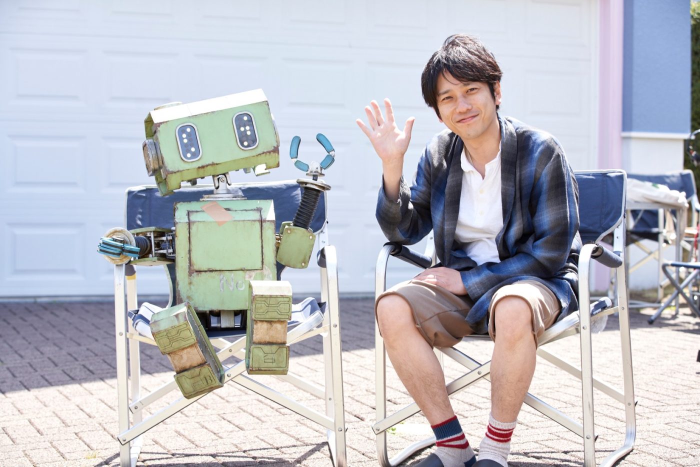 6月10日はロボットの日。二宮和也主演映画『TANG タング』より最新場面写真＆オフショット解禁