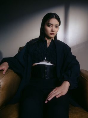 由薫、『バスカヴィル家の犬 シャーロック劇場版』主題歌を配信リリース！ MVの公開も決定