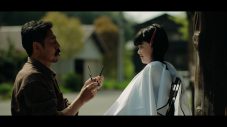 AI、「パパへ」MVで娘・平和と初共演。監督はマッキーチェーン - 画像一覧（8/10）