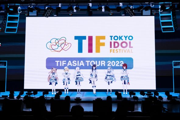 NHOT BOT、初ライブでデビューシングル「明日君の手を握れたなら」を6人でパフォーマンス