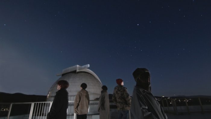 超特急・草川拓弥主演ドラマ『みなと商事コインランドリー』ED曲が、謎多きロックバンド“帰りの会”に決定