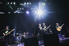 flumpool、対バンツアーで14年来の友・高橋優に引き出された“エモい”姿