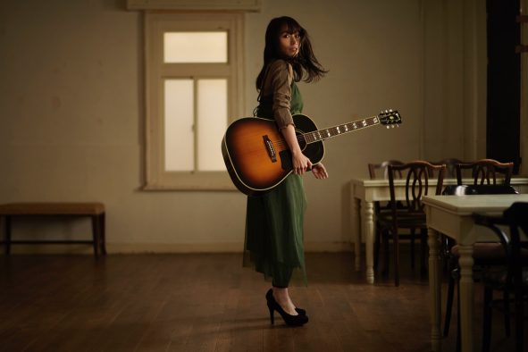 矢井田瞳、井村屋『あずきバー』新TVCM「さらりさら」をデジタルリリース