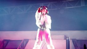 Reol、『激情アラート』ツアーファイナル公演より番場秀一が手掛けた「赤裸裸」ライブ映像公開