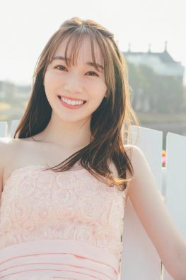 櫻坂46・守屋麗奈、1st写真集の発売が決定！「私の人生の宝物にしたい一冊ができあがりました」