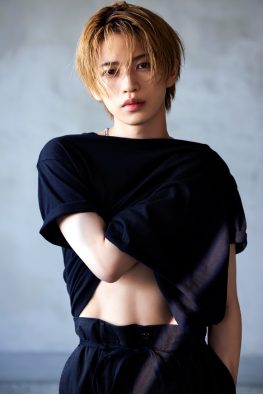 岩橋玄樹、色気溢れる美腹筋を披露！『ar』8月号に初登場