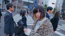 ドSなmajiko（マジコ）がサラリーマンをガン攻め！ majiko、新曲「交差点」MV公開 - 画像一覧（9/9）