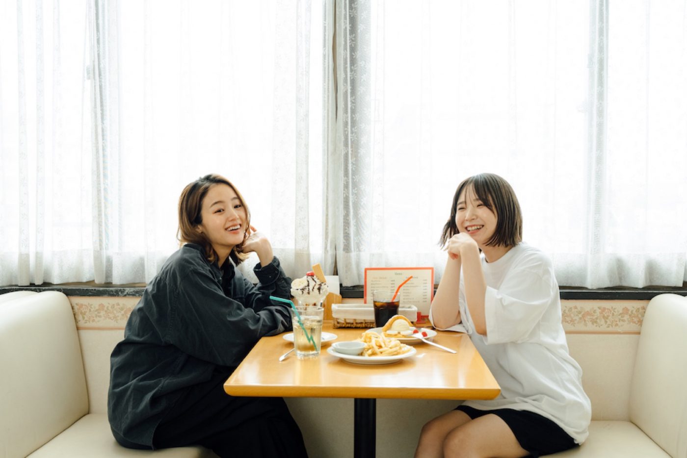 藤原さくら×日高七海による『ファミジワ』が、『RADARポッドキャスター』日本第1弾クリエイターに決定