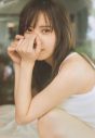 日向坂46・加藤史帆、1st写真集『#会いたい』の裏表紙カット全4種＆秋元康の帯コメント公開 - 画像一覧（3/9）