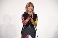 【レポート】LiSA、映画『スパイダーマン:アクロス・ザ・スパイダーバース』試写会イベントにサプライズ登場 - 画像一覧（5/7）