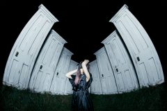 Aimer、ニューアルバム『Open α Door』の新ビジュアル公開