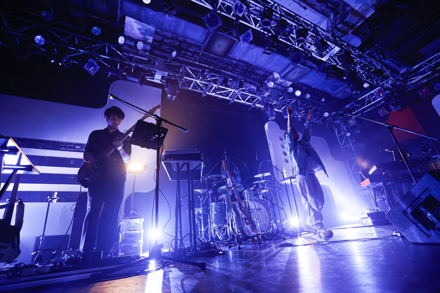 ロザリーナ、約2年ぶりのワンマンライブ。多彩な音楽性とシンガーとしての魅力が溢れた夜。デビュー5年目のステージをレポート - 画像一覧（8/10）