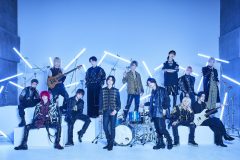 YOSHIKIプロデュースのボーイズバンド“XY”、メジャーデビュー日に『バズリズム02』に出演決定