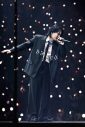 BTS・SUGA、「D-DAY」がプリントされたヴァレンティノの衣装でソウルコンサートに登場 - 画像一覧（2/2）