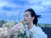 のん、自身が監督・編集・出演した新曲「荒野に立つ」MVのオフショット公開！「最高傑作作りました」 - 画像一覧（1/3）