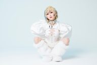 Reol、ジェラードン・アタック西本が“開梱”されてサプライズ登場する「DDD」ライブ映像公開 - 画像一覧（2/3）