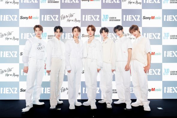 【レポート】NEXZ、東京タワーで日本デビュー決定記者発表＆トークイベント開催！「国立競技場でいつか単独コンサートができるグループに」