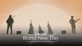 BABYMETAL『FOX_FEST』でPOLYPHIAのギタリストふたりと共演した模様を収めた「Brand New Day」ライブMV公開