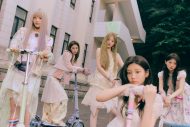 ILLITメンバーが魔法少女に変身！3rdミニアルバム『bomb』のブランドフィルム公開 - 画像一覧（1/1）