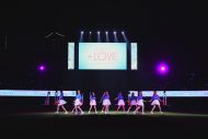 【レポート】＝LOVE、横浜×西武戦でパフォーマンスを披露！瀧脇笙古は念願のセレモニアルピッチに初登場 - 画像一覧（4/5）