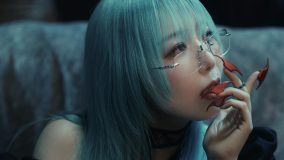 Cö shu Nie feat. HYDE、アニメ『黒執事 -緑の魔女編-』OPテーマ「MAISIE」のMV公開