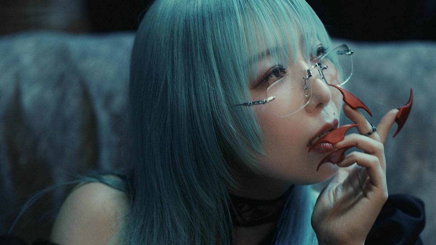 Cö shu Nie feat. HYDE、アニメ『黒執事 -緑の魔女編-』OPテーマ「MAISIE」のMV公開 - 画像一覧（1/4）